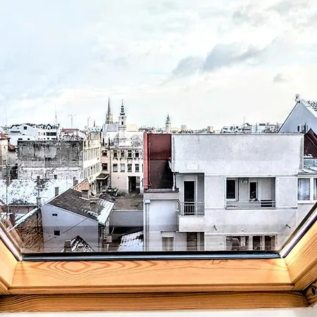 Apartment Spacious & Attractive 600m-7minuta Hoda Od Centra, Mogucnost Za Parking-apartmani-nsmilos *